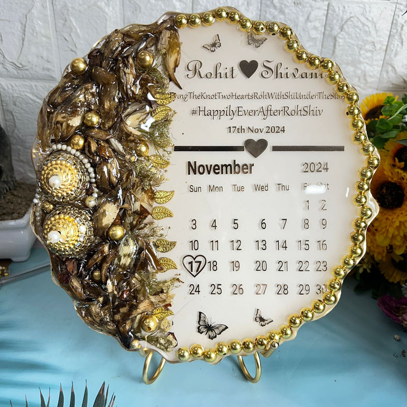 Kaleera & Flowers Preservation in Resin Frame (10-Inches)