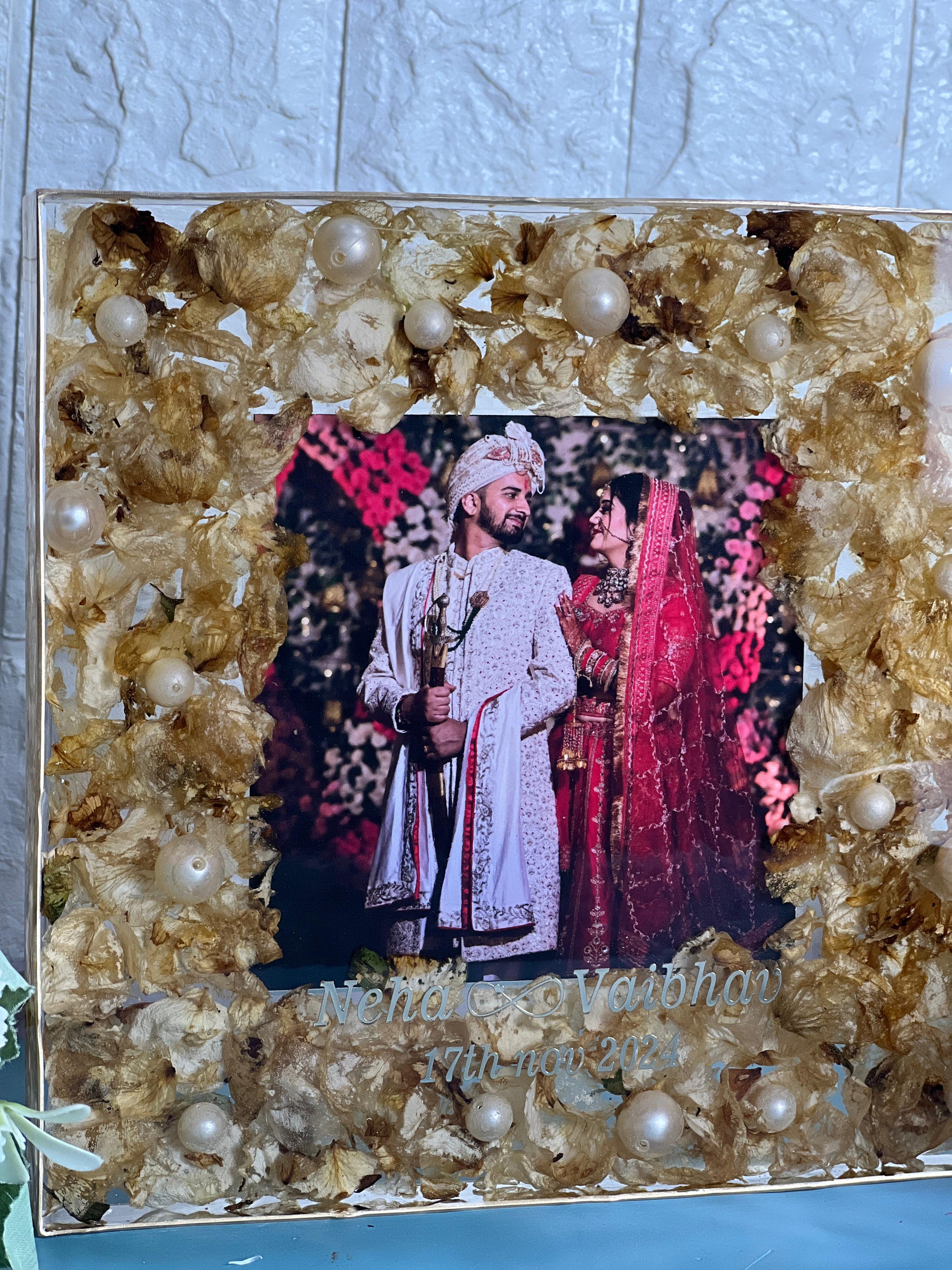 Crystal-Clear LED Frame with Wedding Jaymala Flowers Preservation (8-Inches)