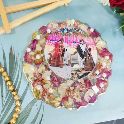 Beautifully Sealed Wedding Garland Flowers in 5-Inches Epoxy Resin Frame