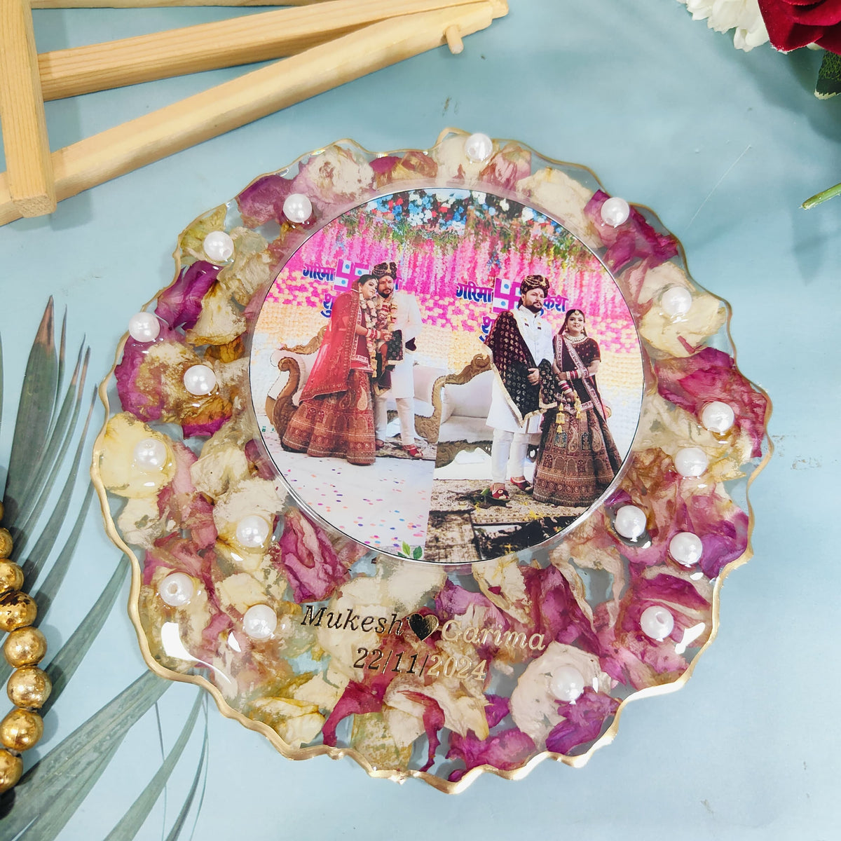 Beautifully Sealed Wedding Garland Flowers in 5-Inches Epoxy Resin Frame