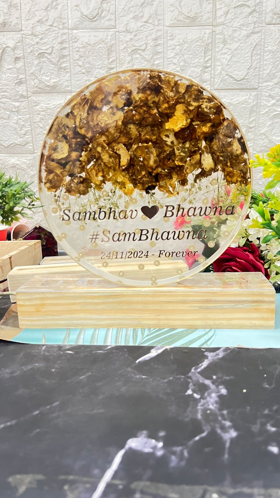 Wedding Garland Flowers Preservation in Resin 8-Inches Round Frame