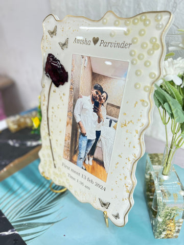 Resin Frame with First-Meeting Couple Photo and Rose Preservation (9 by 11 Inches)