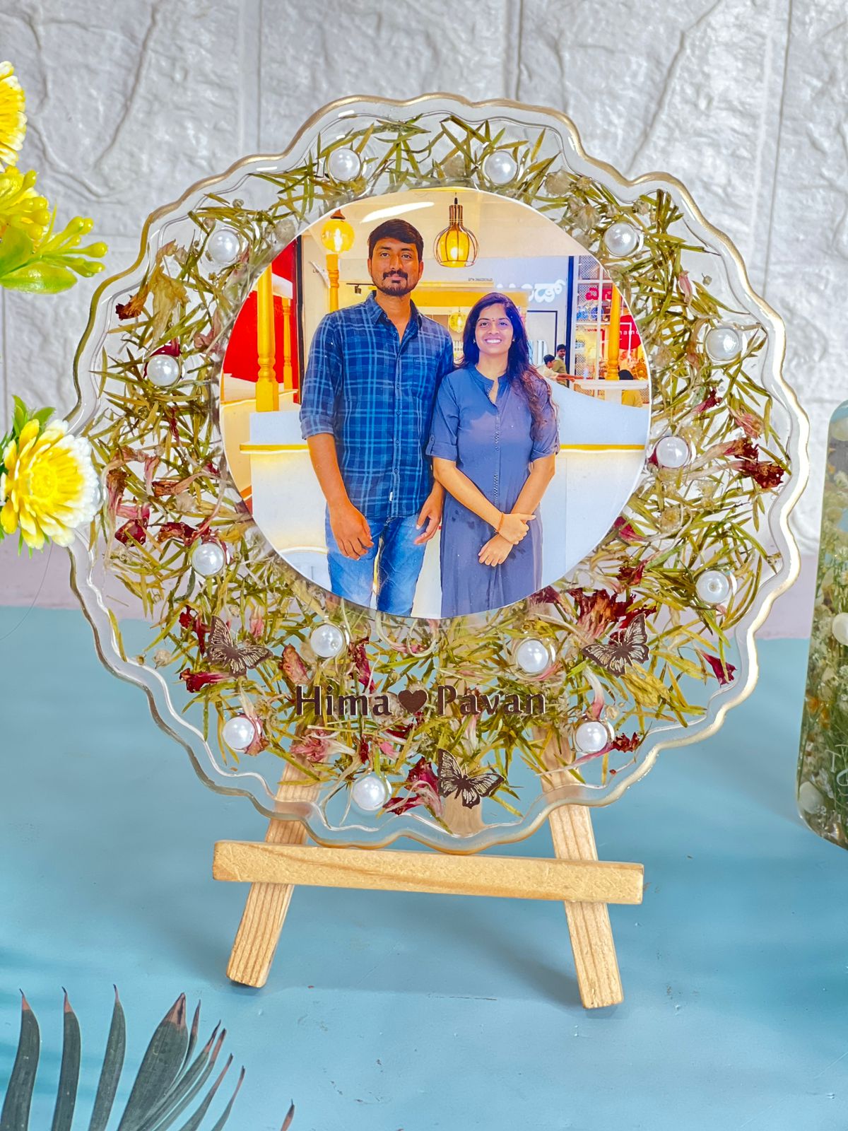 3D Resin Frame with Flowers Preservation (6-Inches)