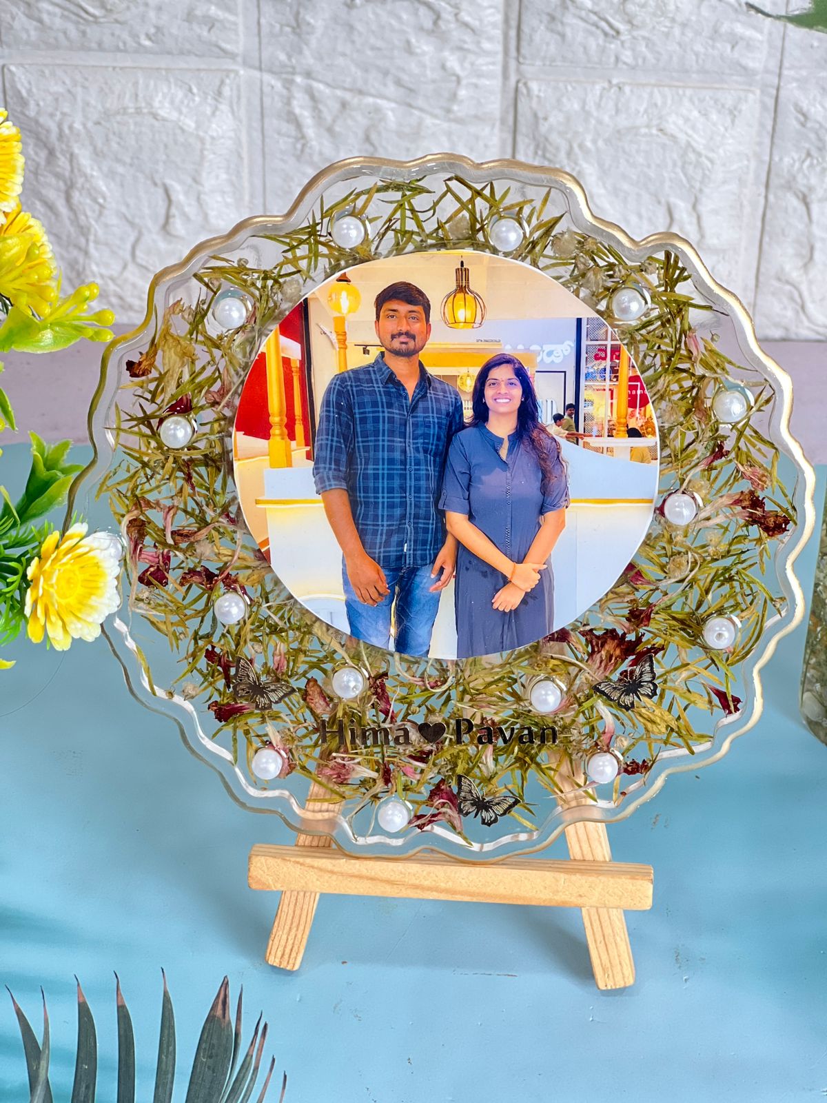 3D Resin Frame with Flowers Preservation (6-Inches)