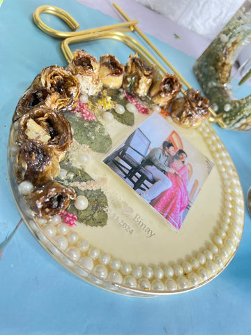 Decorative Resin Frame For Wedding Flowers & Photo Preservation (8-Inches)
