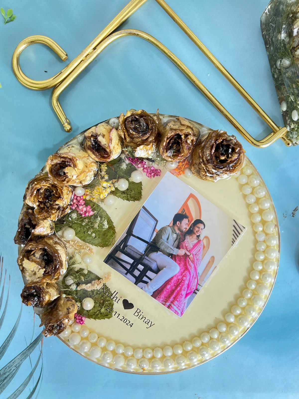 Decorative Resin Frame For Wedding Flowers & Photo Preservation (8-Inches)