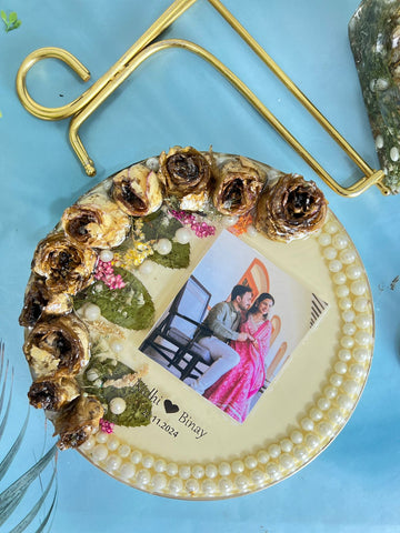 Decorative Resin Frame For Wedding Flowers & Photo Preservation (8-Inches)