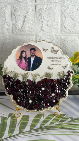 Agate-Shaped Wedding Varmala Flowers Preserved Resin Frame (8-Inches)