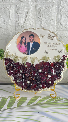 Agate-Shaped Wedding Varmala Flowers Preserved Resin Frame (8-Inches)