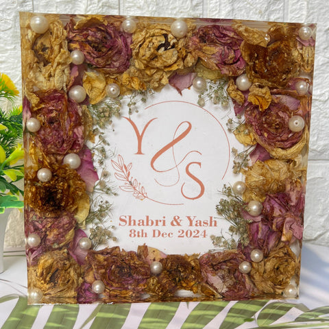 Deep-Casting Resin Frame with Preserved Wedding Card & Garland (8-Inches)