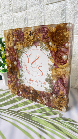 Deep-Casting Resin Frame with Preserved Wedding Card & Garland (8-Inches)