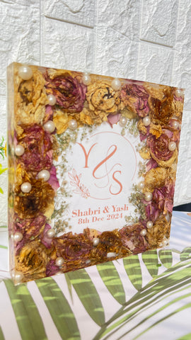 Deep-Casting Resin Frame with Preserved Wedding Card & Garland (8-Inches)