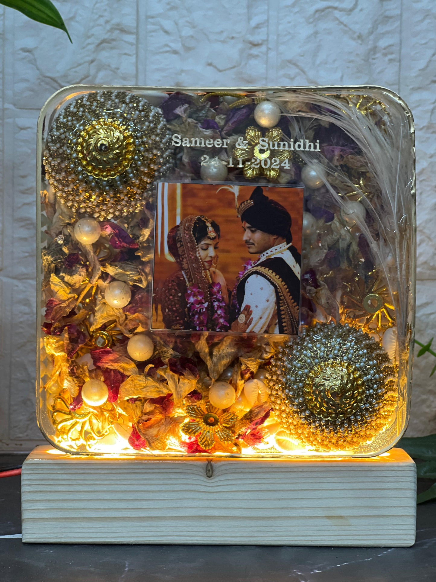 Resin 6inch square with Keleera and couple photo and Kalangi & Flowers & Dulha Necklace Varmala Preservation