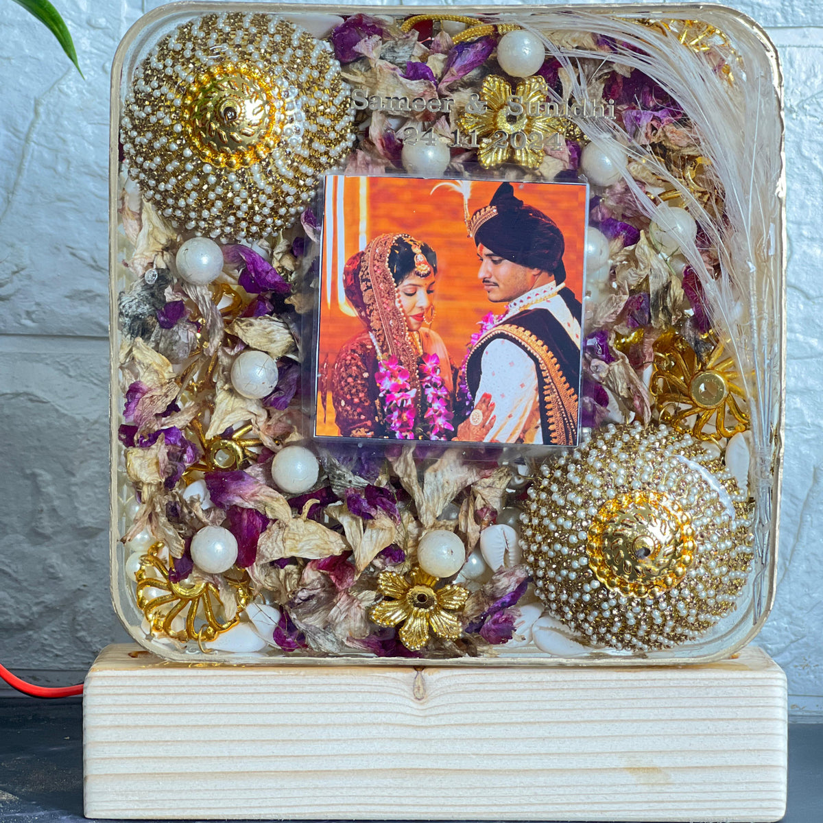 Resin Preservation of Varmala, Kaleera and Kalangi in Square Frame (6-Inches)