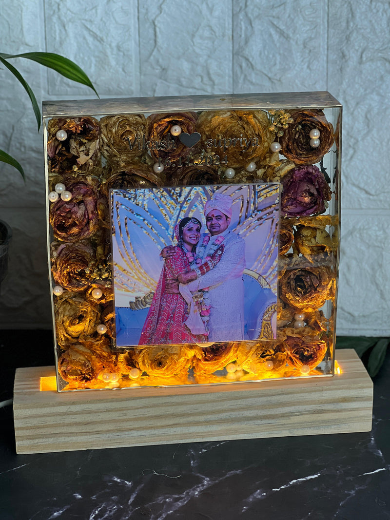 Preserved Wedding Memory in LED Resin Frame (8-Inches)