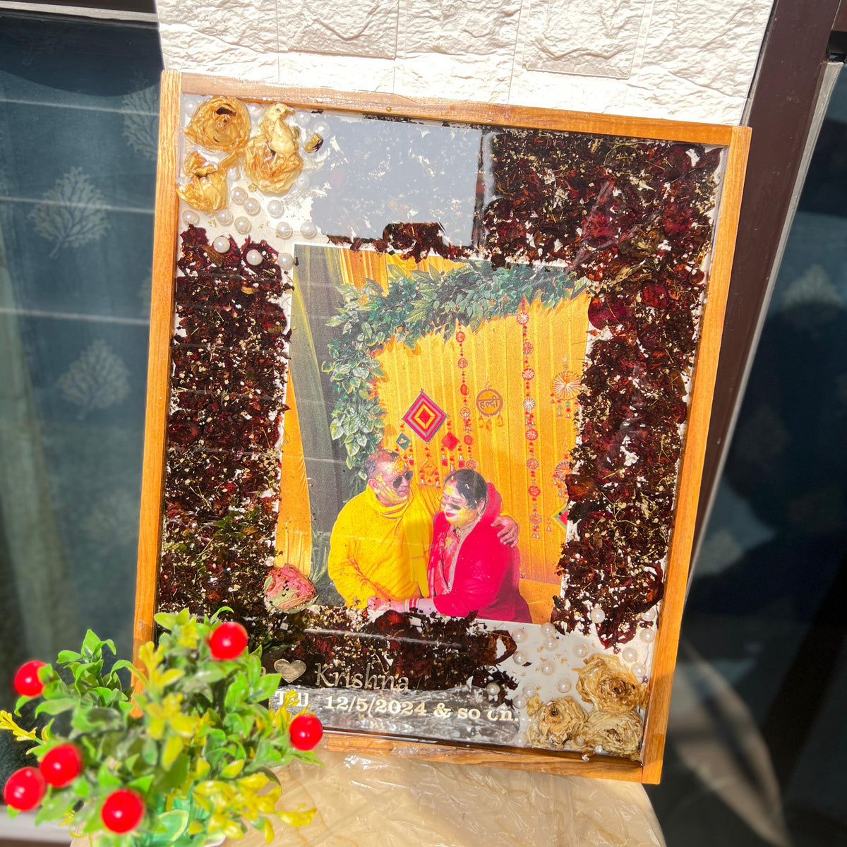 Resin Varmala Preservation With Wooden Frame (15 by 12 Inches)