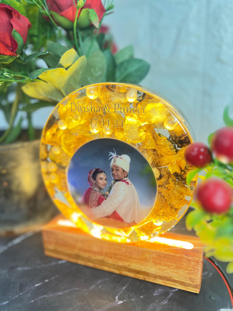 Resin 6inch round with LED connection and Couple name and Photo with Petals and Pearls Varmala Preservation