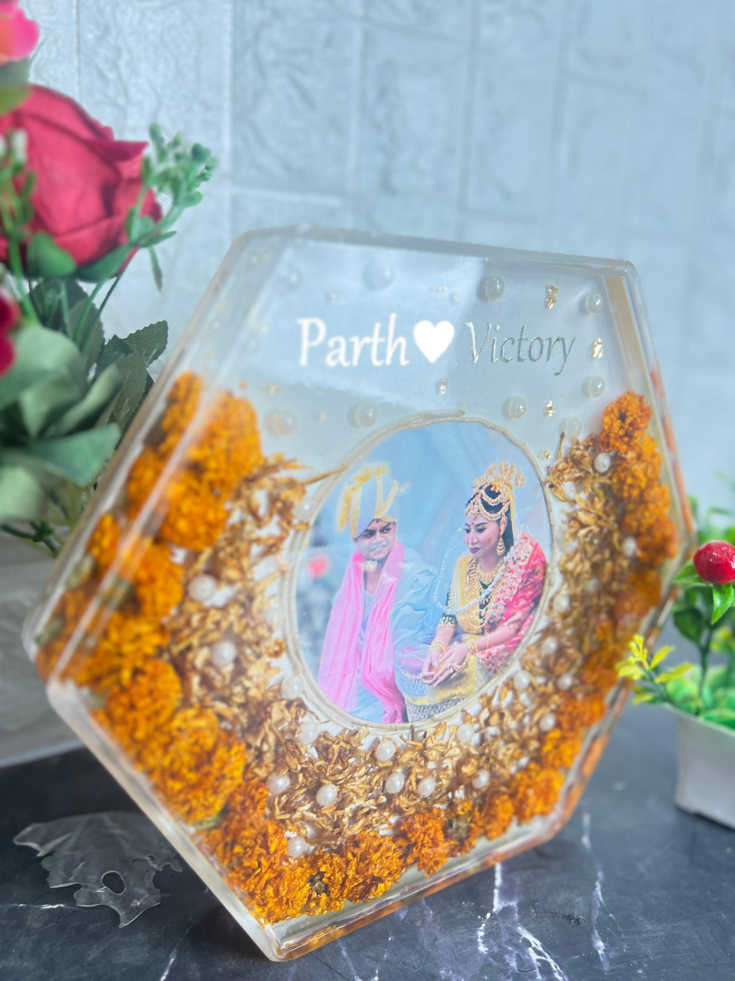 Resin 10 inch Acrallic Frame with LED conecction  with couple Name and Photo Varmala Preservation