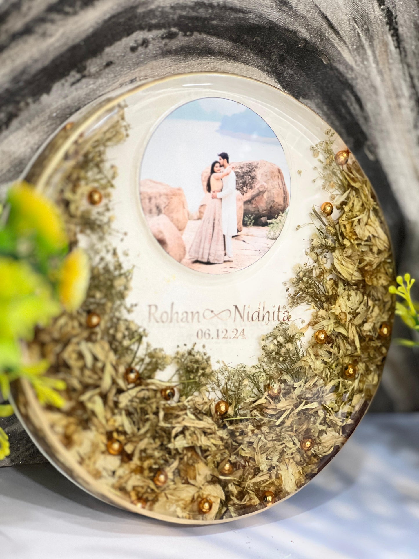 Unique Resin Wedding Memory Preservation Frame (8-Inches)