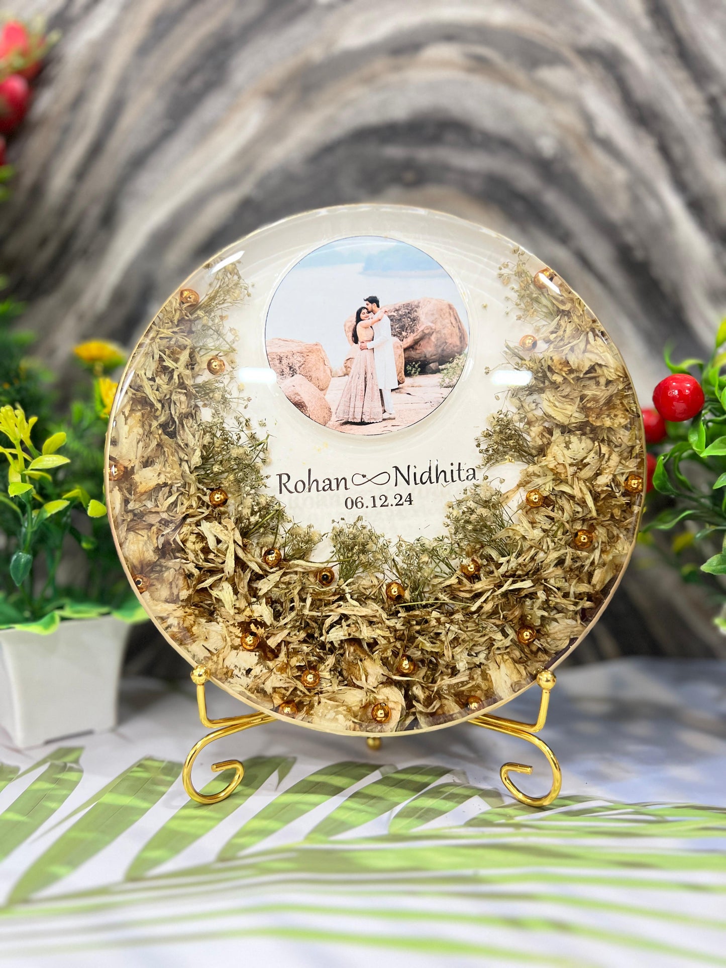 Unique Resin Wedding Memory Preservation Frame (8-Inches)