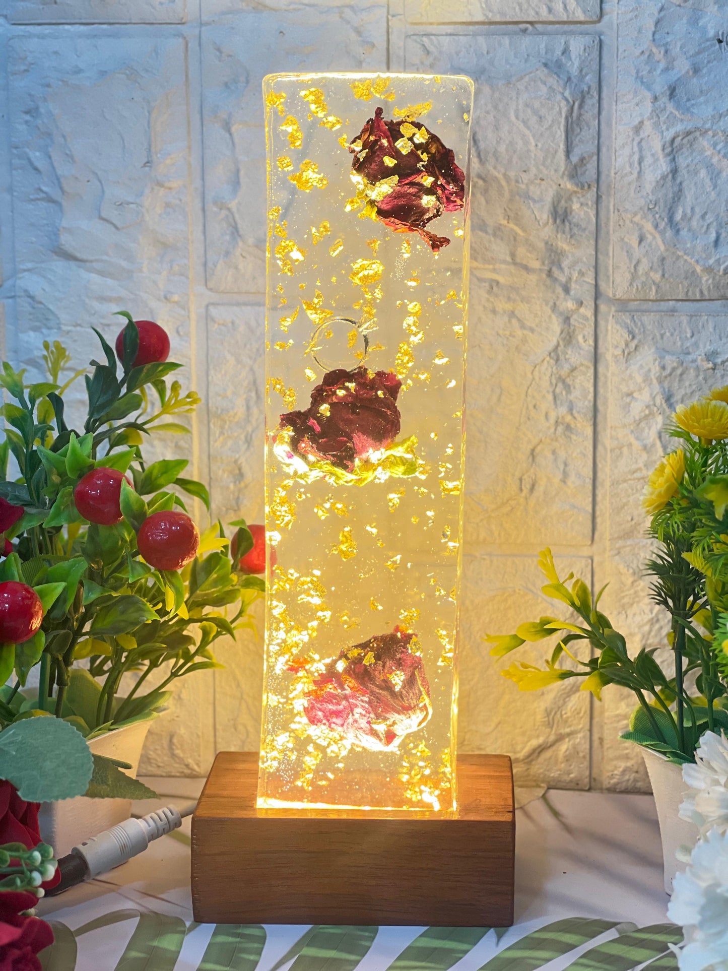 Rectangular Crystal Clear Resin LED Block with Single Rose Preservation