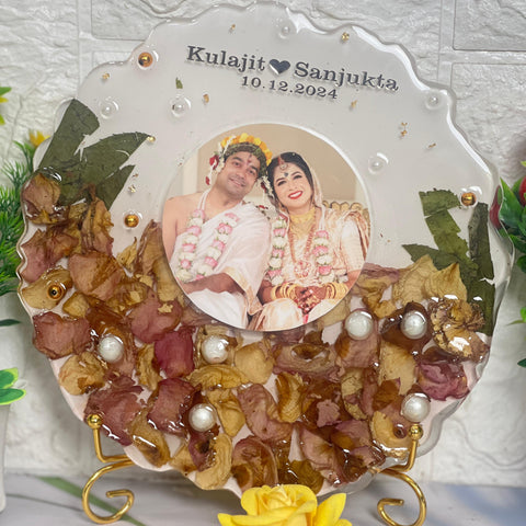 Agate-Shaped Shadi Varmala Preservation Resin Frame (8-Inches)