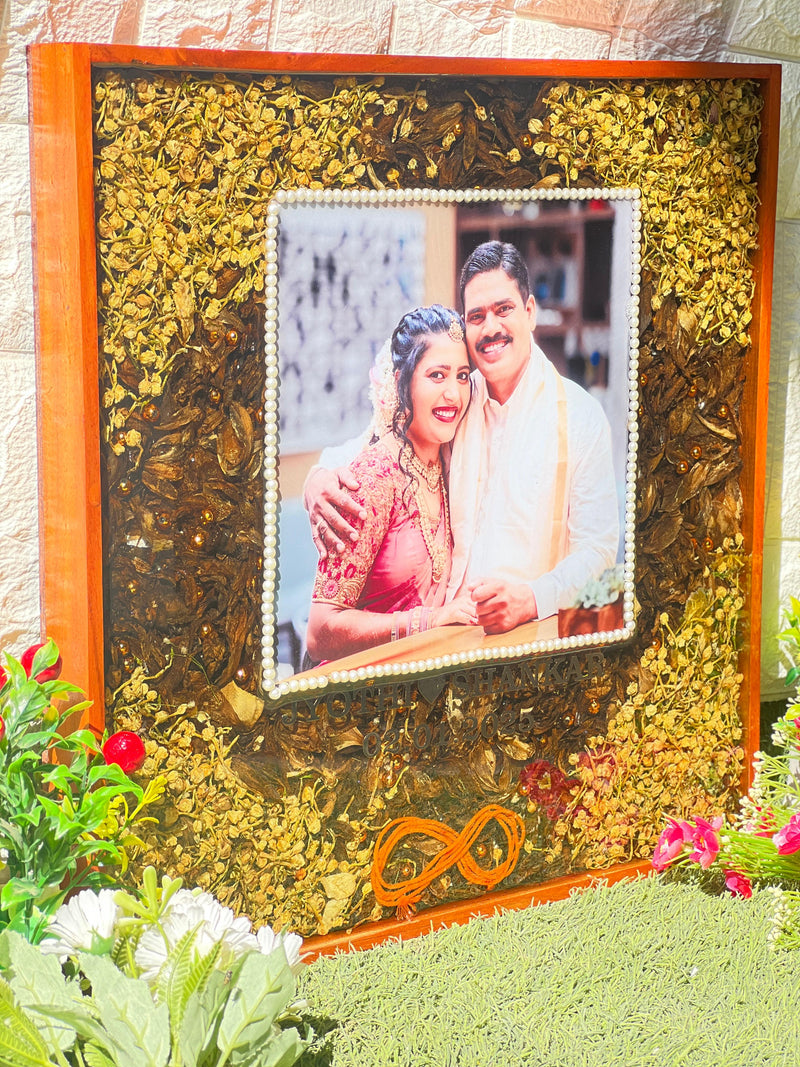 Resin 18 by 18 inch Wodden frame with couple Photo and Name with Pearls border in the photo Varmala Preservation