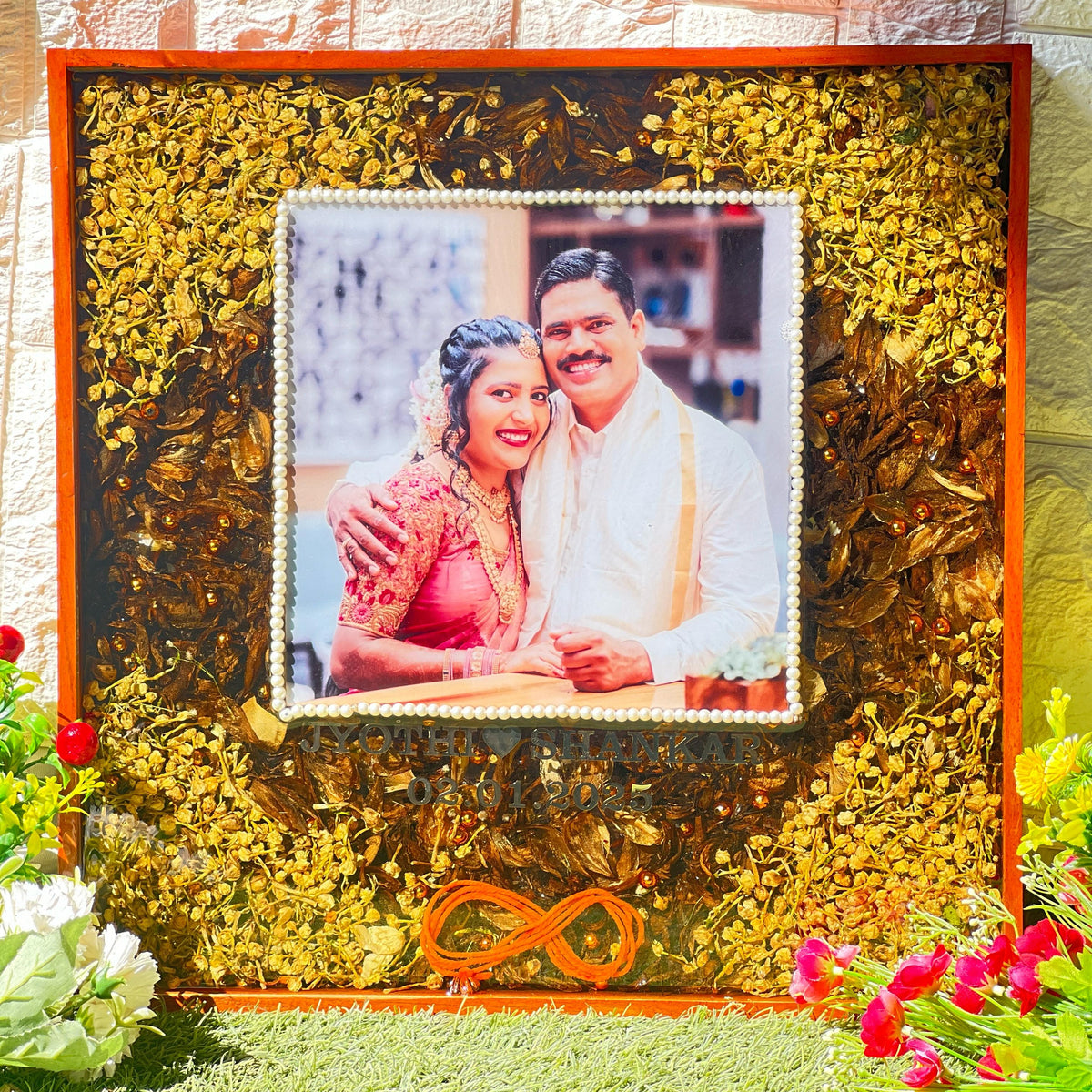 Resin Varmala Preservation Photo Frame (18 by 18 Inches)