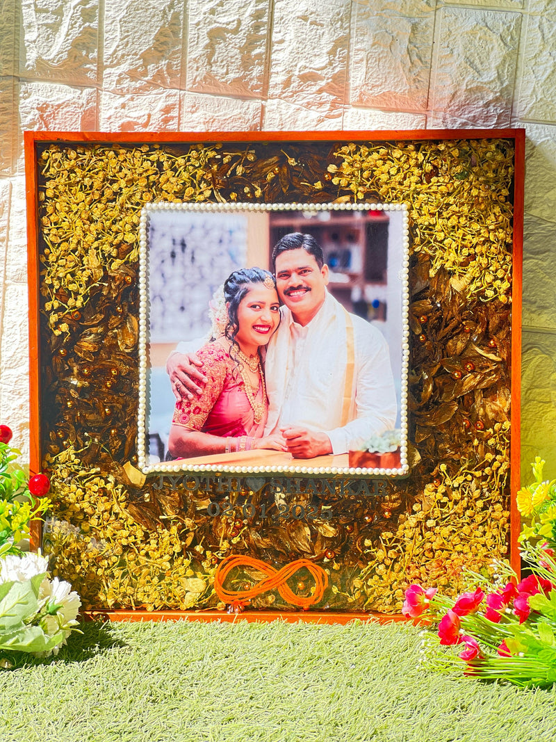 Resin 18 by 18 inch Wodden frame with couple Photo and Name with Pearls border in the photo Varmala Preservation