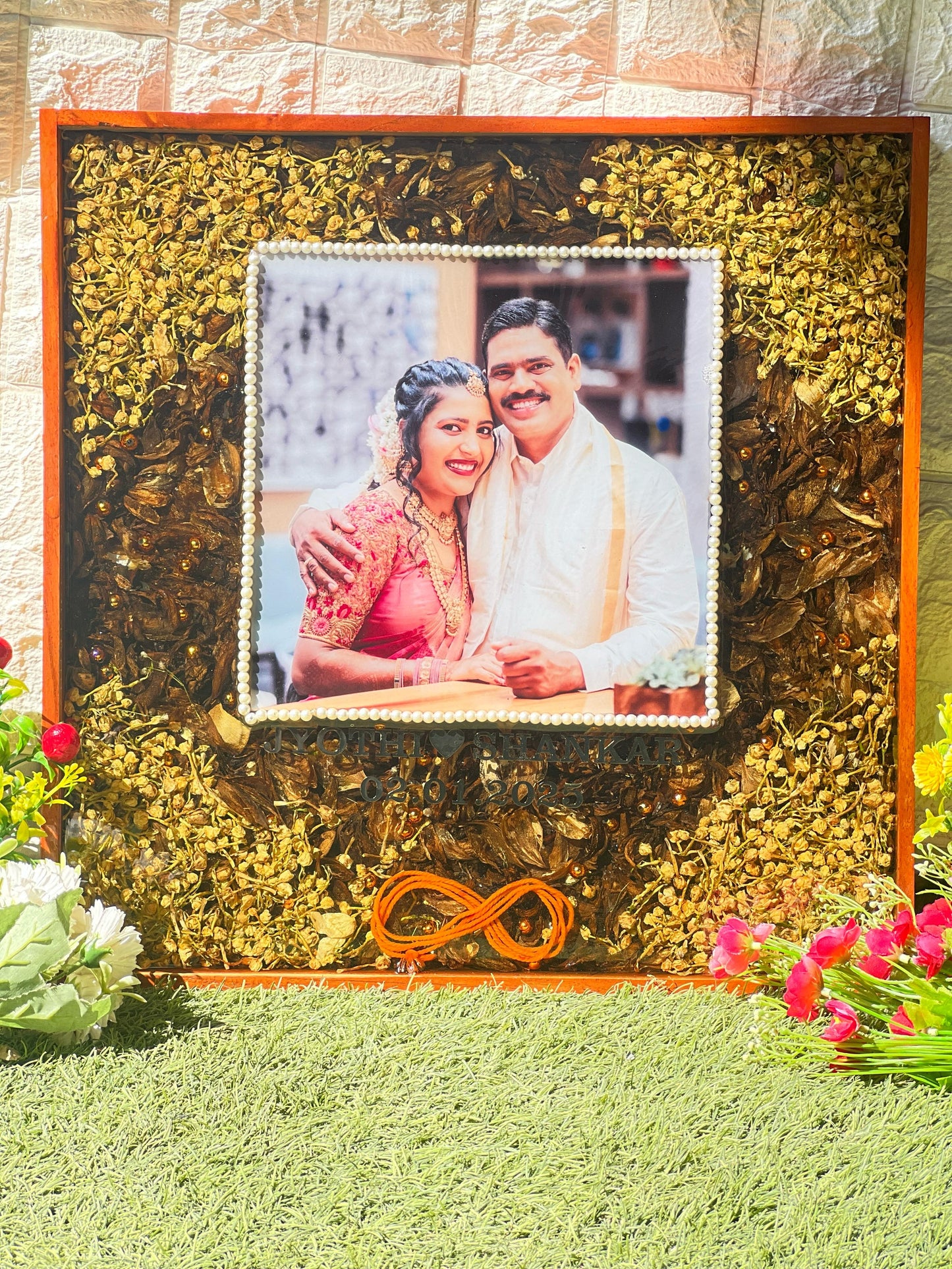 Resin 18 by 18 inch Wodden frame with couple Photo and Name with Pearls border in the photo Varmala Preservation