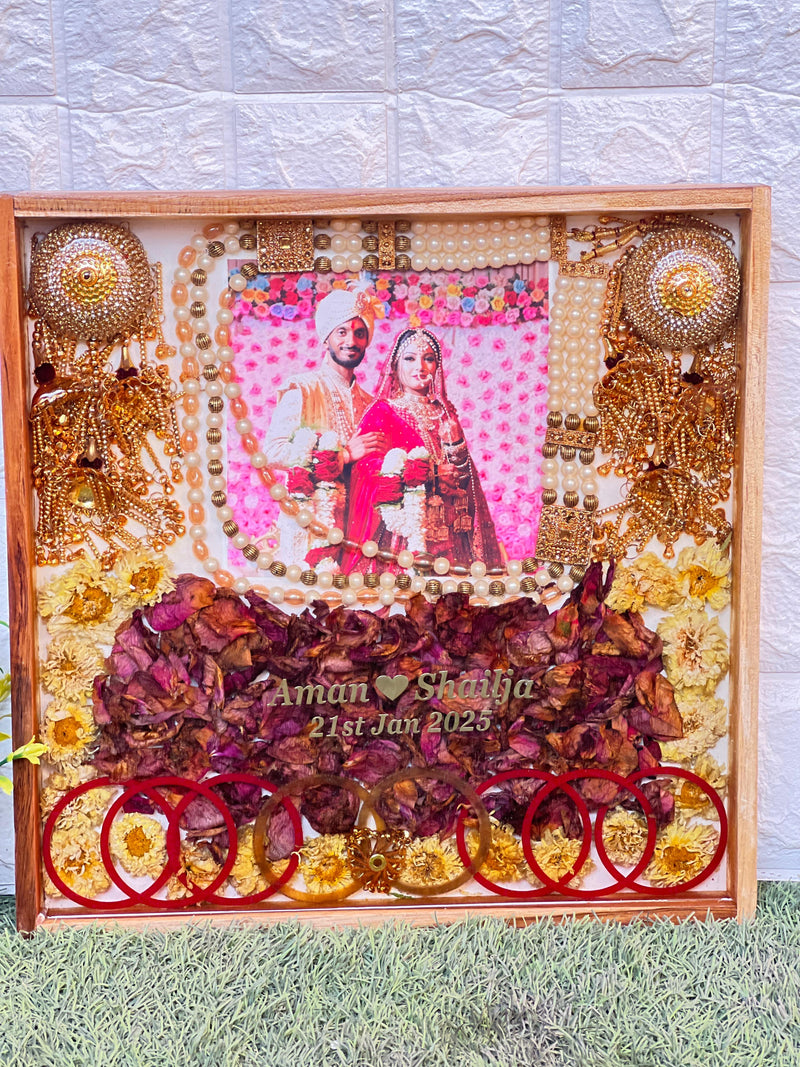 Resin 14inch wodden square frame  with couple photo and keleera and chuddi Varmala Preservation