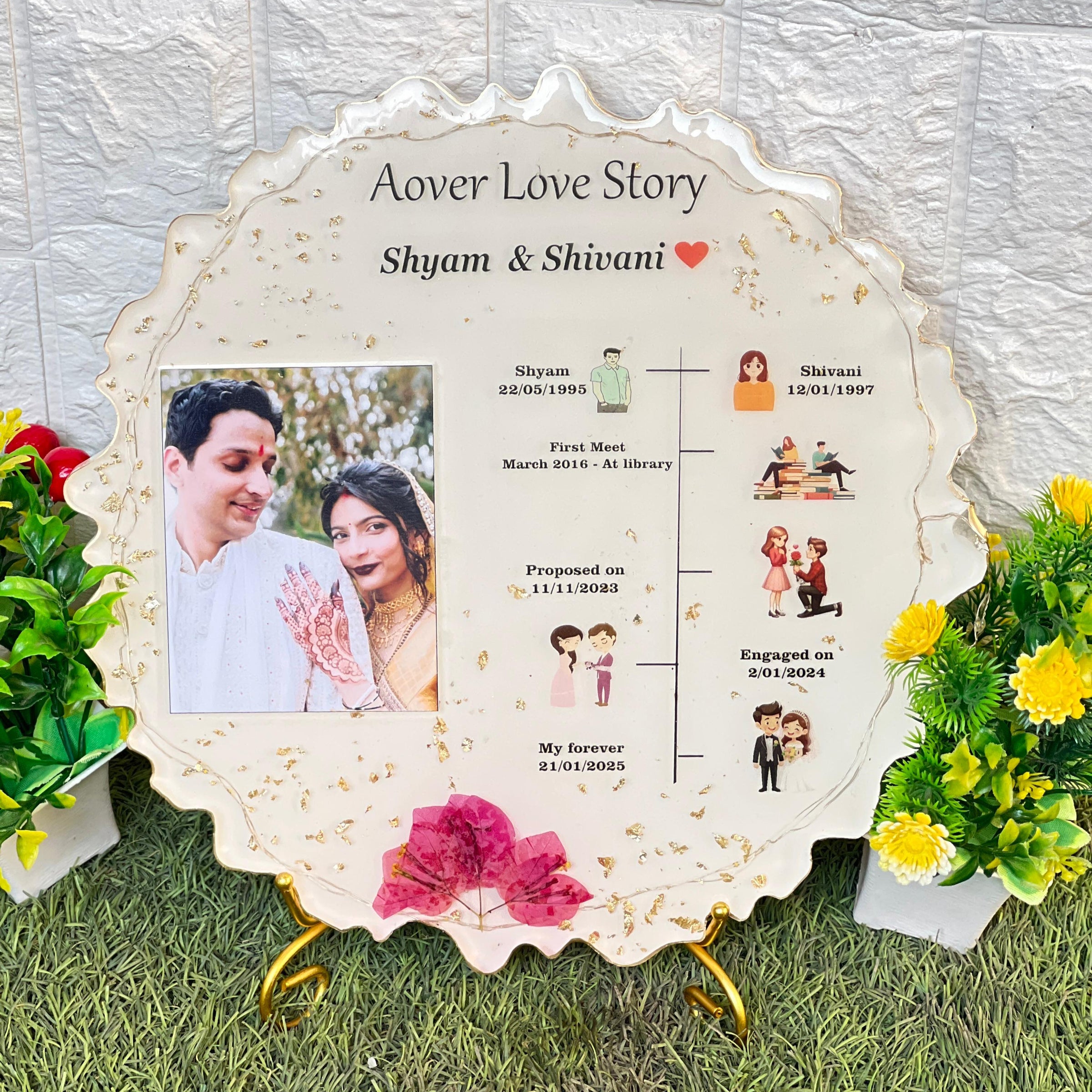 Curve-Shaped Resin Photo Frame (12-Inches)