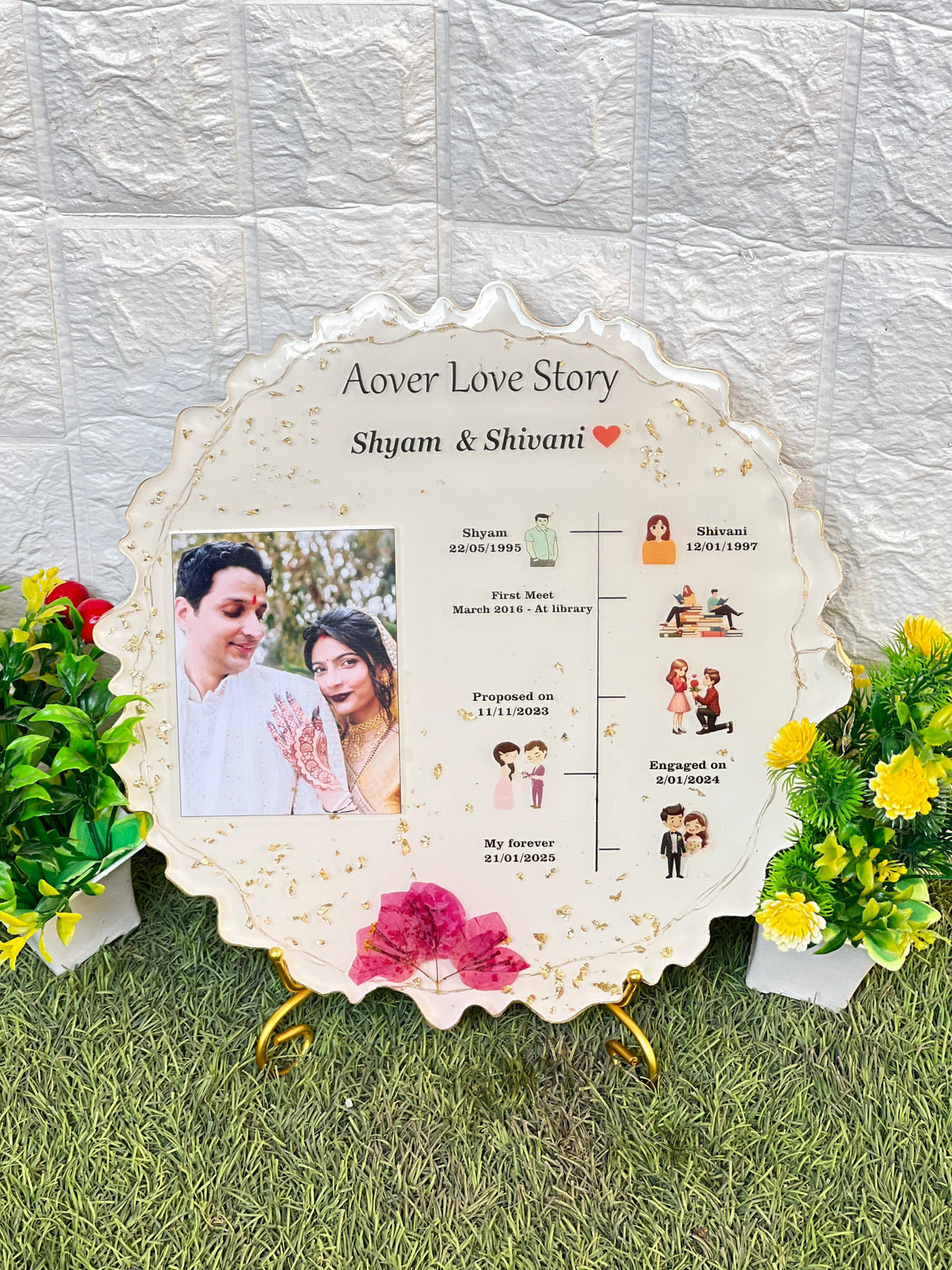Curve-Shaped Resin Photo Frame (12-Inches)