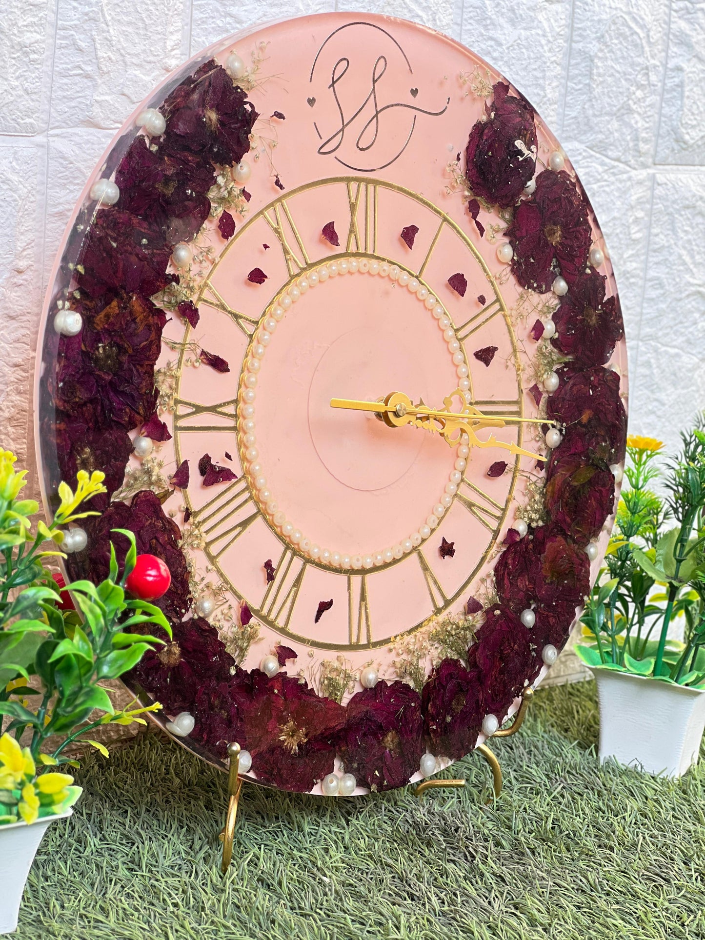 Resin 14inch round roman clock with couple Name initial with red roses Varmala Preservation