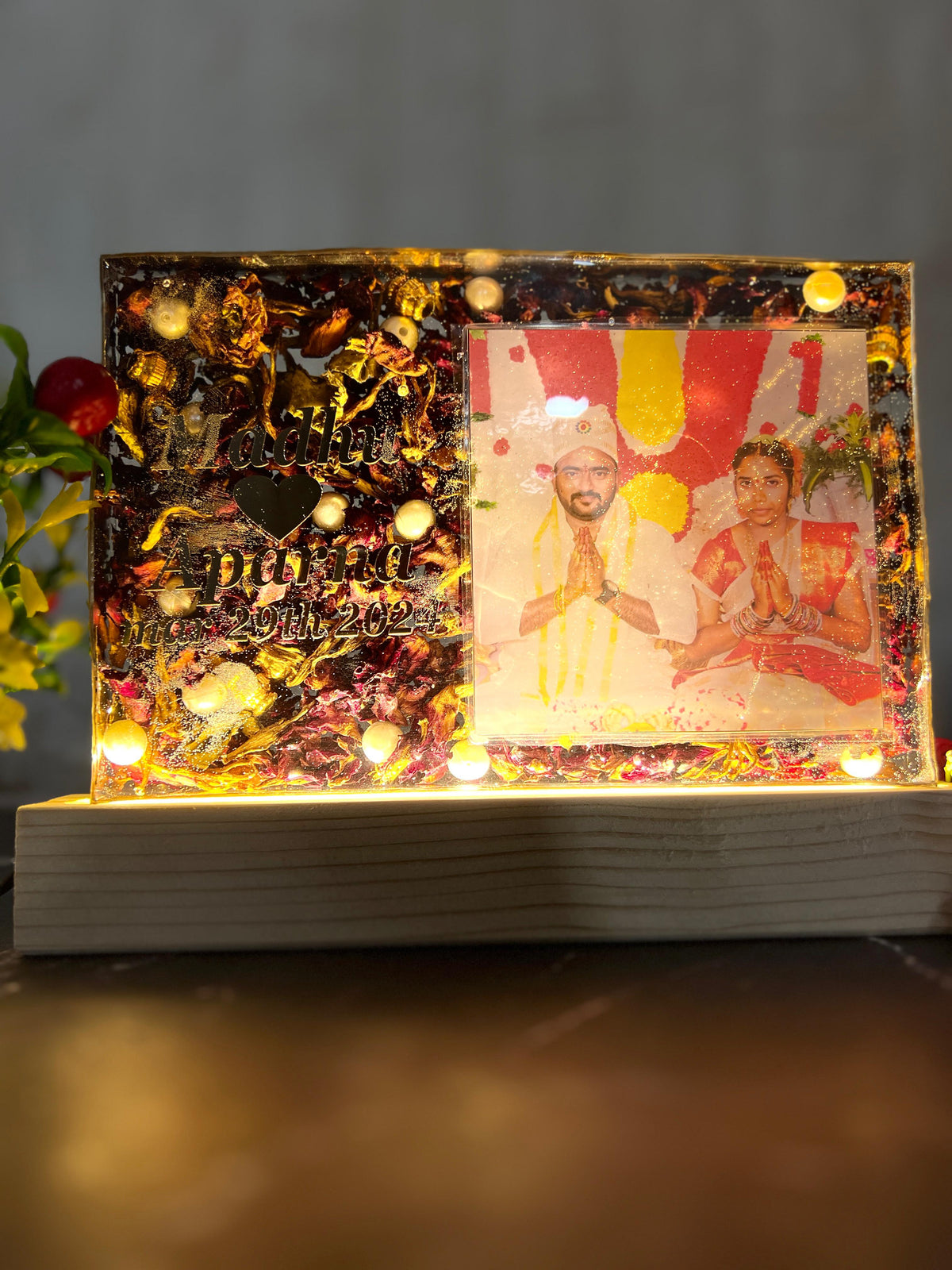 Resin LED Block with Photo & Flower Preservation (9*6 Inches)