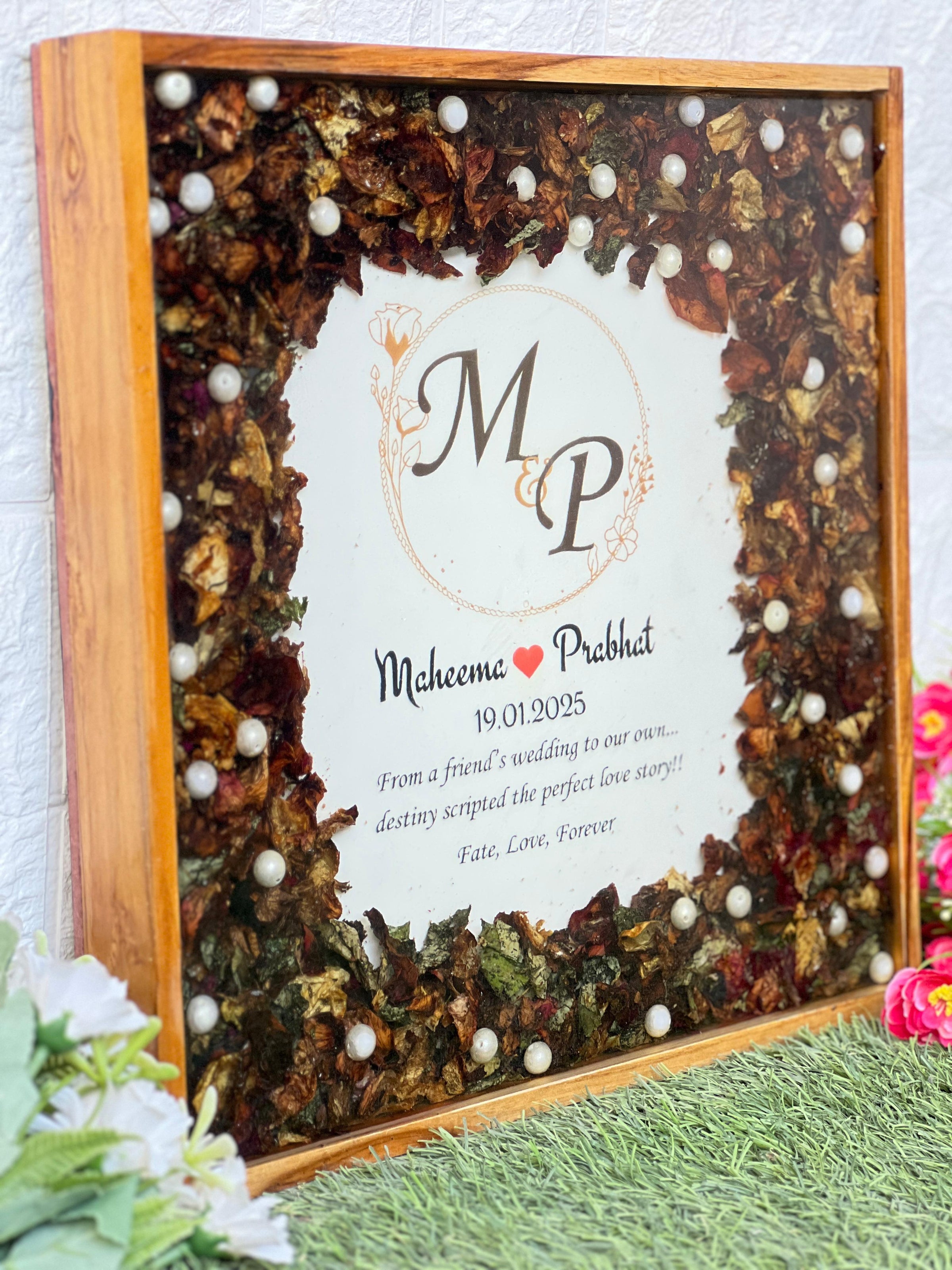 Resin Wedding Flower Memory Frame (14-Inches)