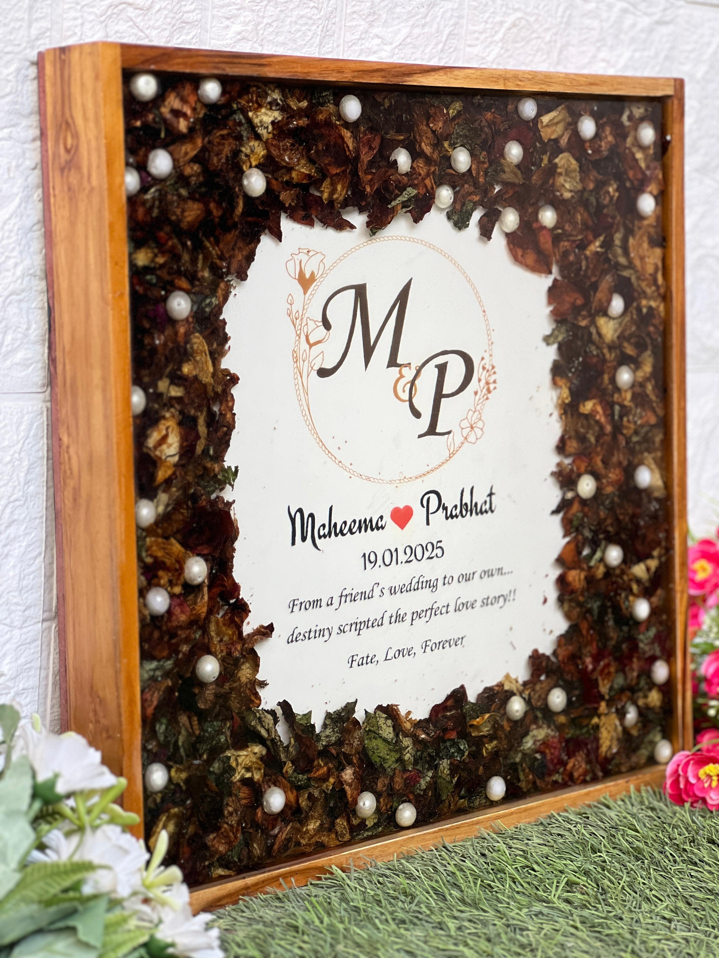 Resin Wedding Flower Memory Frame (14-Inches)