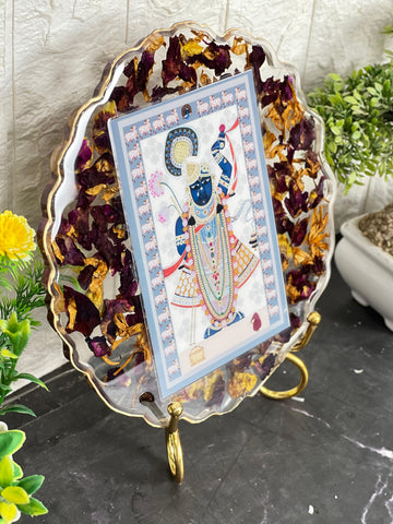 Resin 8 inch curvy round with petals and metal stand God Flower Preservation
