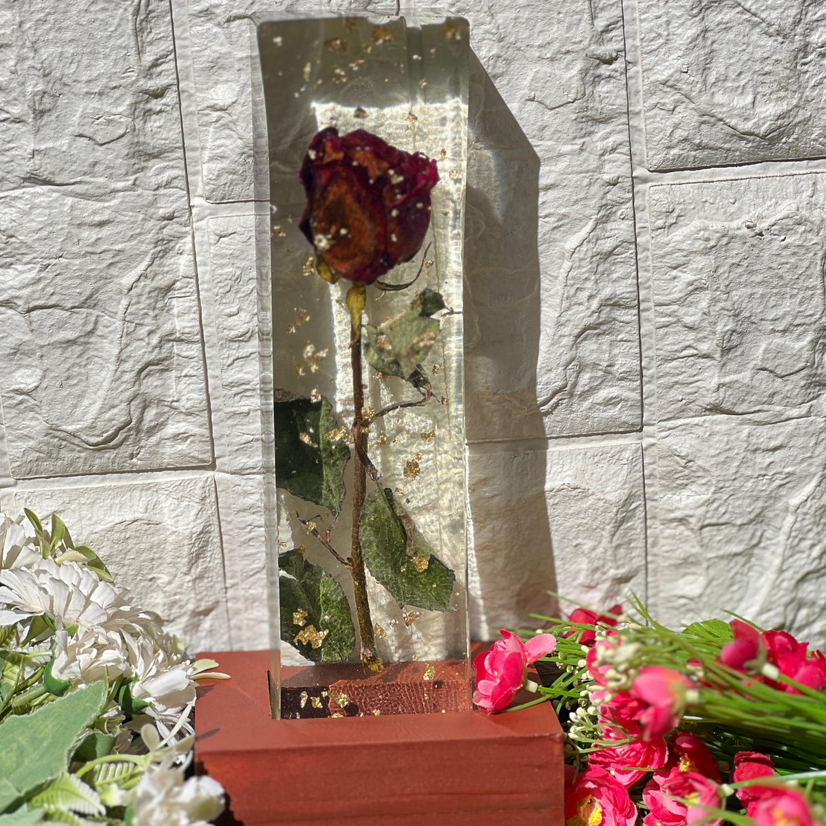 Resin single rose preservation with LED lamp Flowers preservation