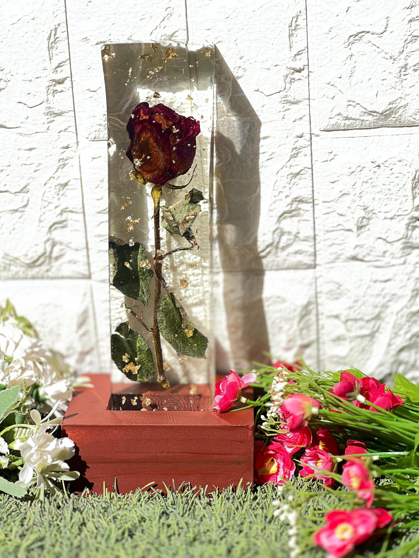 Resin single rose preservation with LED lamp Flowers preservation