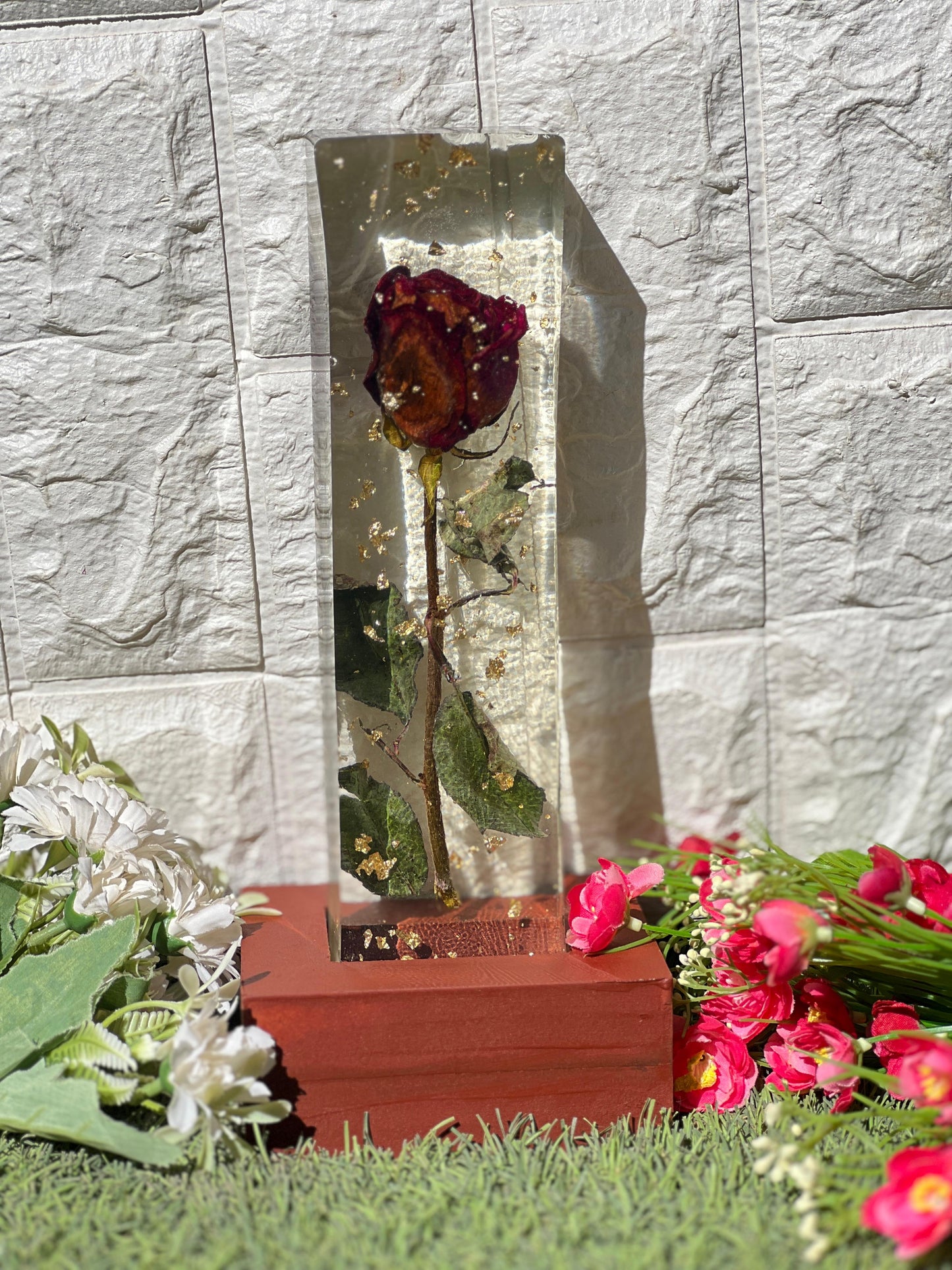 Resin single rose preservation with LED lamp Flowers preservation