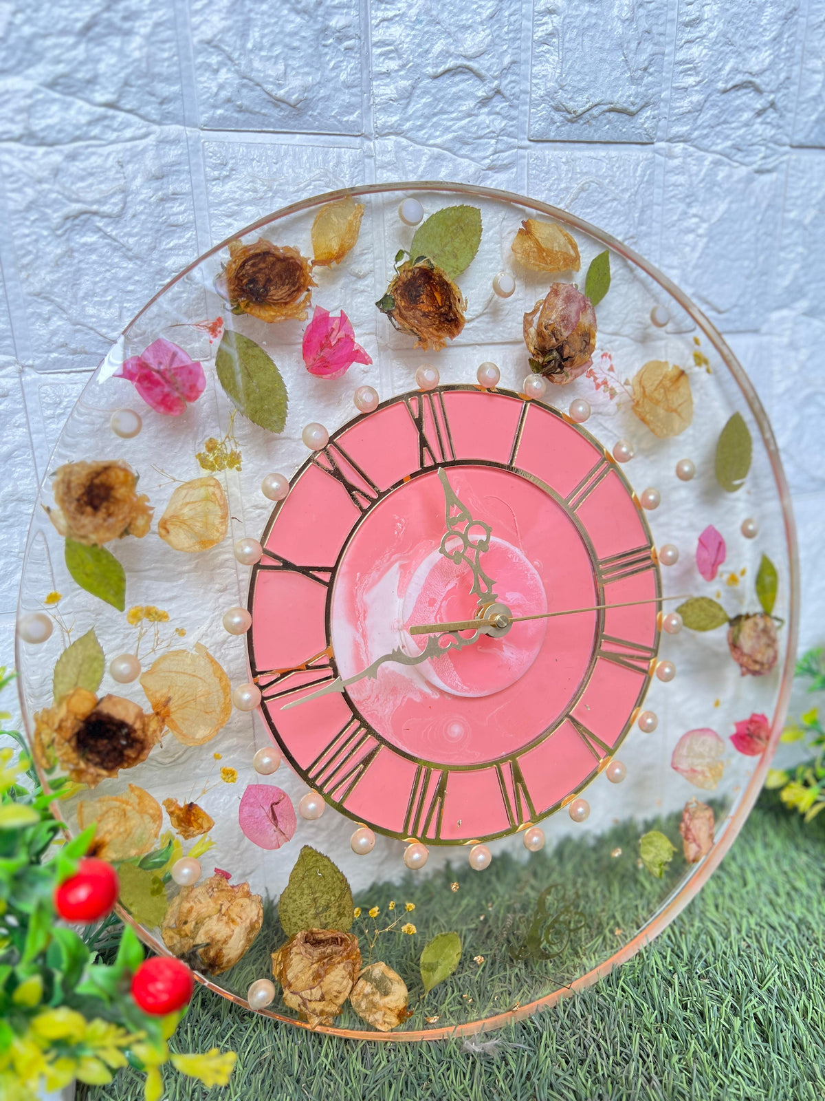 Resin 16 inch round with transparent base with center with Pink & white shade mix colour with Petals with Varmala Preservation