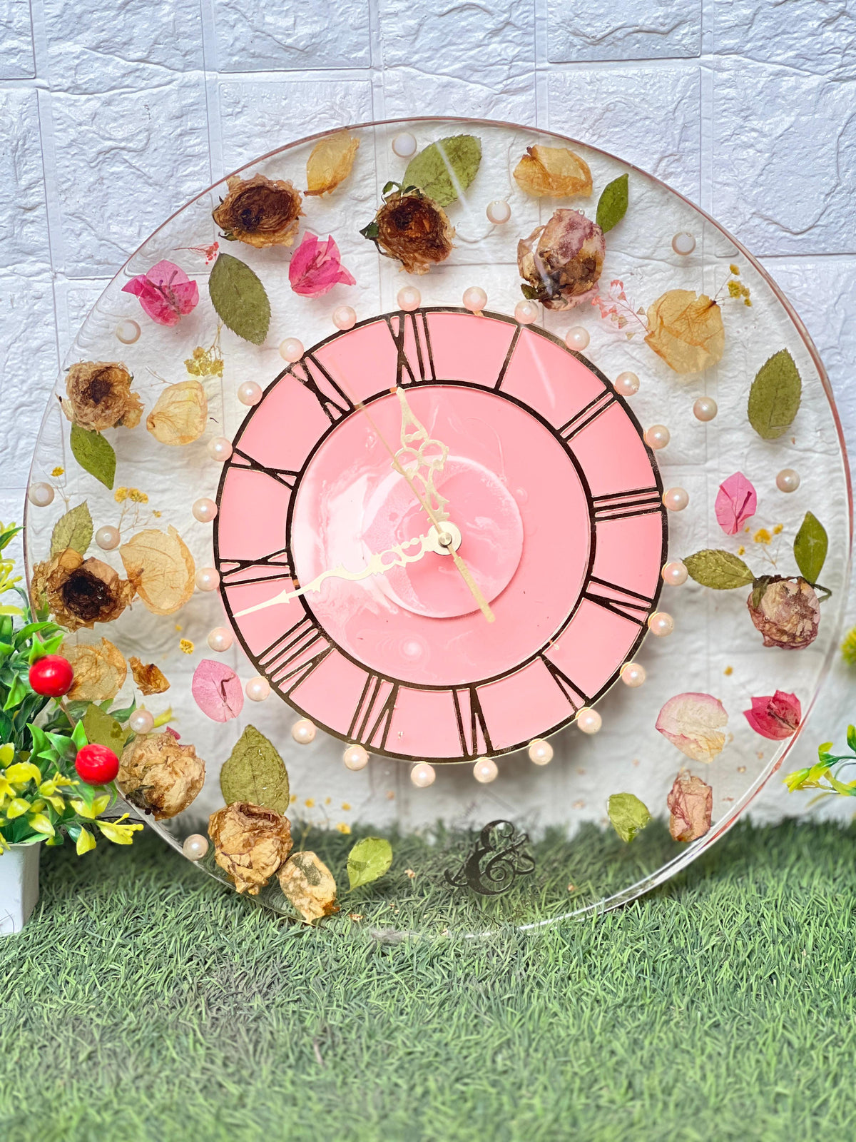 Resin 16 inch round with transparent base with center with Pink & white shade mix colour with Petals with Varmala Preservation