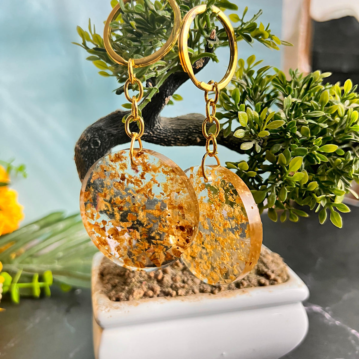 Resin Round keychain set with Cube Single rose Preservation with Flower Preservation