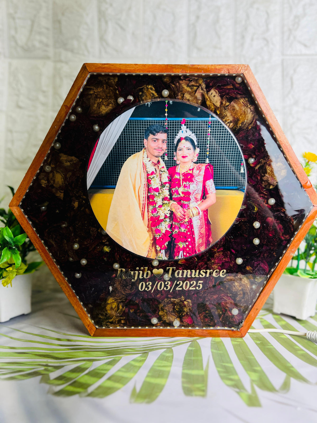 Resin 12inch Hexogonal with Couple Photo & Varmala with LED option Varmala Preservation