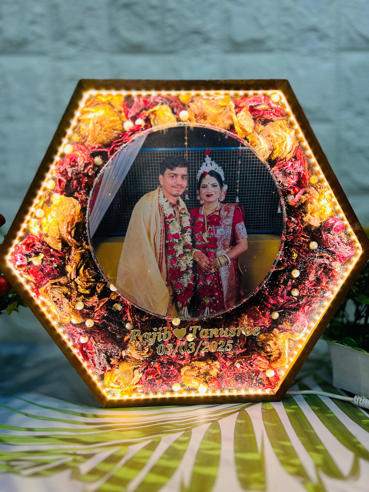 Resin 12inch Hexogonal with Couple Photo & Varmala with LED option Varmala Preservation