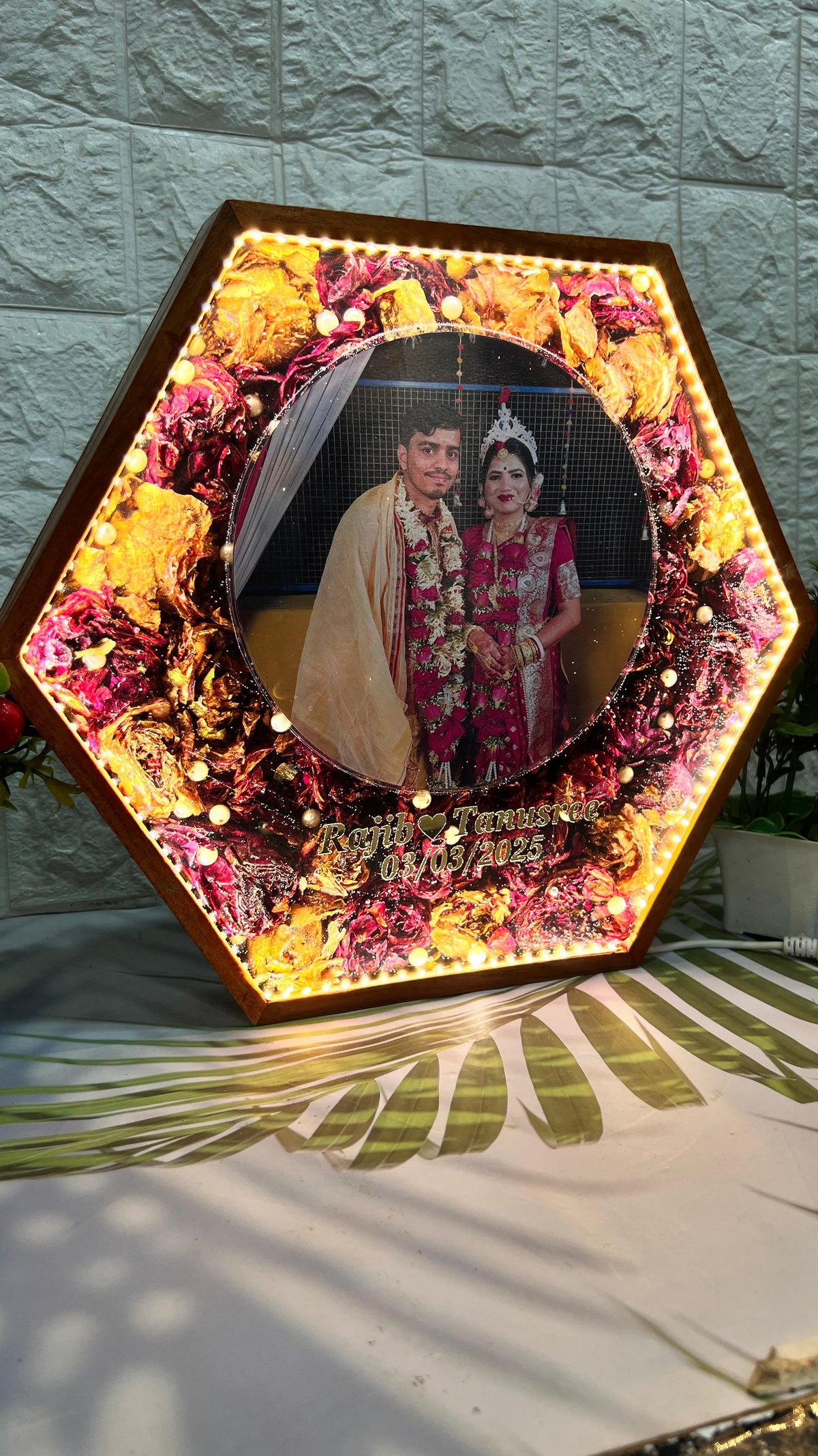 Resin 12inch Hexogonal with Couple Photo & Varmala with LED option Varmala Preservation