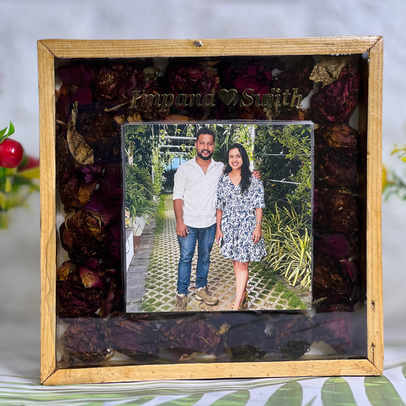 Resin 8 inch square wooden frame with brown polish,with 29 roses ,one photo names in little big in size ,with two hooks to hang  varmala Preservation