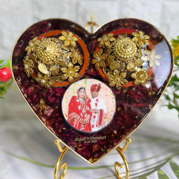 Heart Varmala Frame with Kaleera, Chooda and Couple Photo, 8 Inch