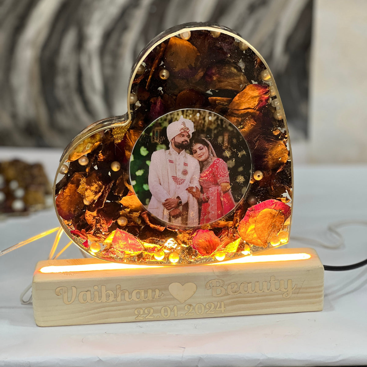 8-Inches Varmala Preservation LED Lamp with Photo